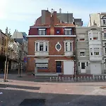 Descamps Apartment *