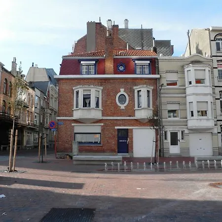 Descamps Apartment *