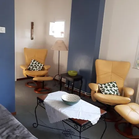Descamps Apartment *